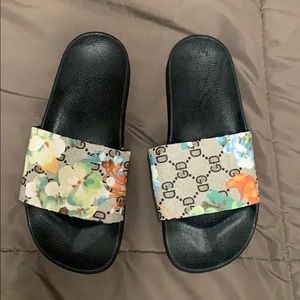 Beautiful not Gucci floral sliders